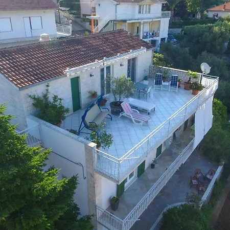 Decor アパート *